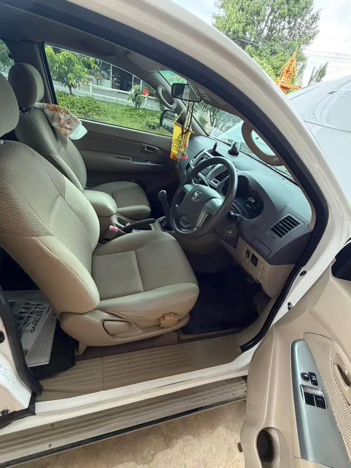 2013 Toyota Hilux VII 2