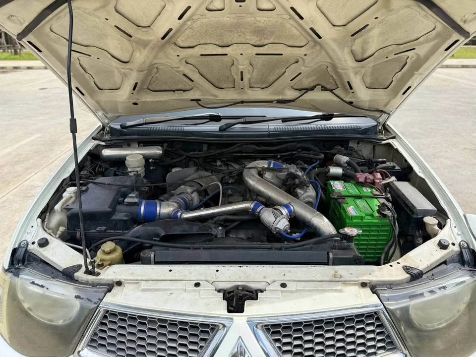 2012 Mitsubishi Triton IV 2