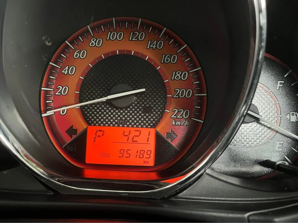 2015 Toyota Yaris III 2
