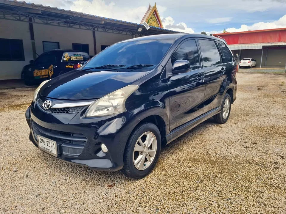 2011 Toyota Avanza II 3