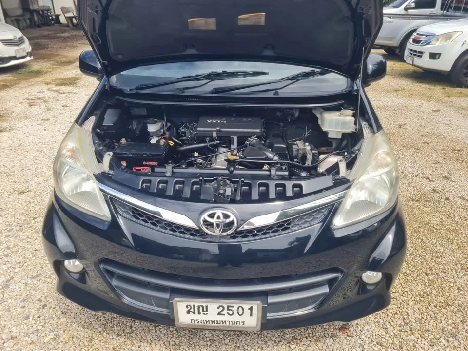 2011 Toyota Avanza II 2