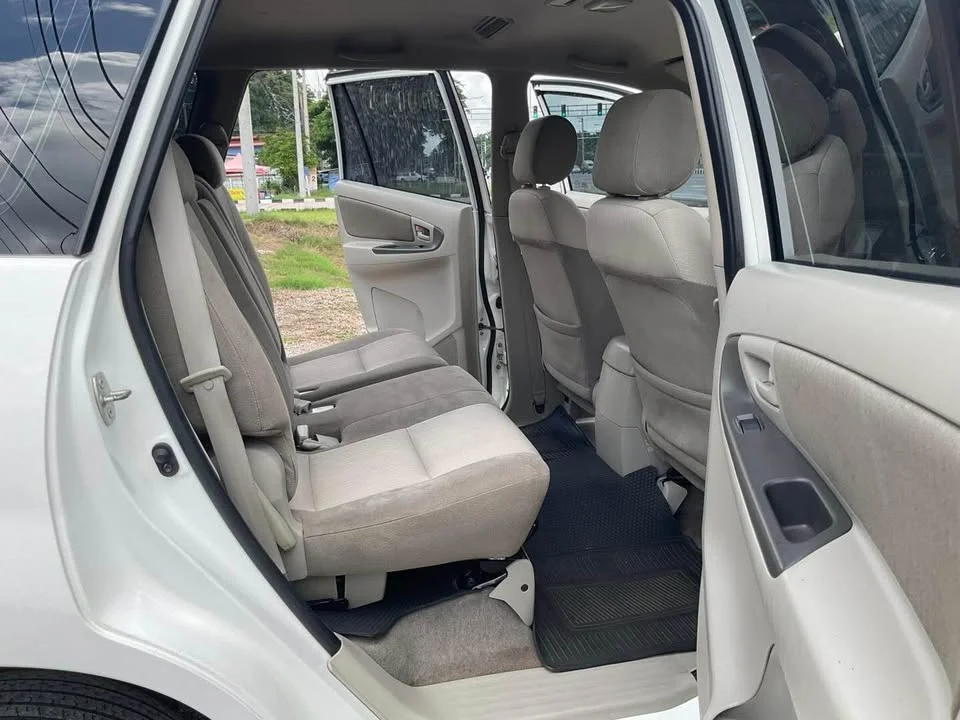 2011 Toyota Innova I 3