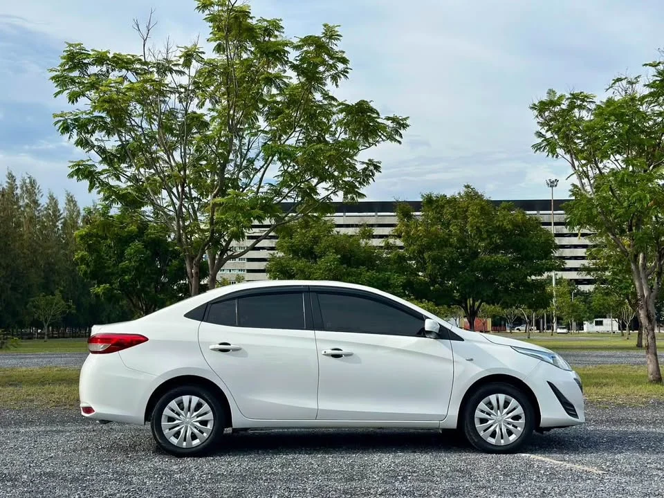2019 Toyota Yaris ATIV III 2