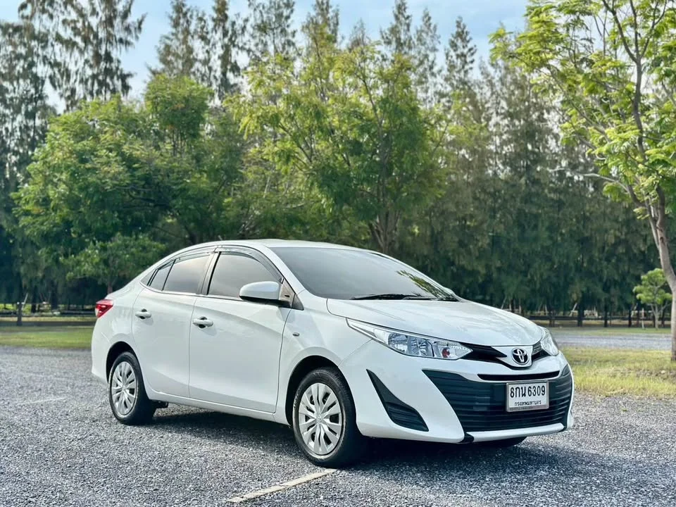 2019 Toyota Yaris ATIV III 3