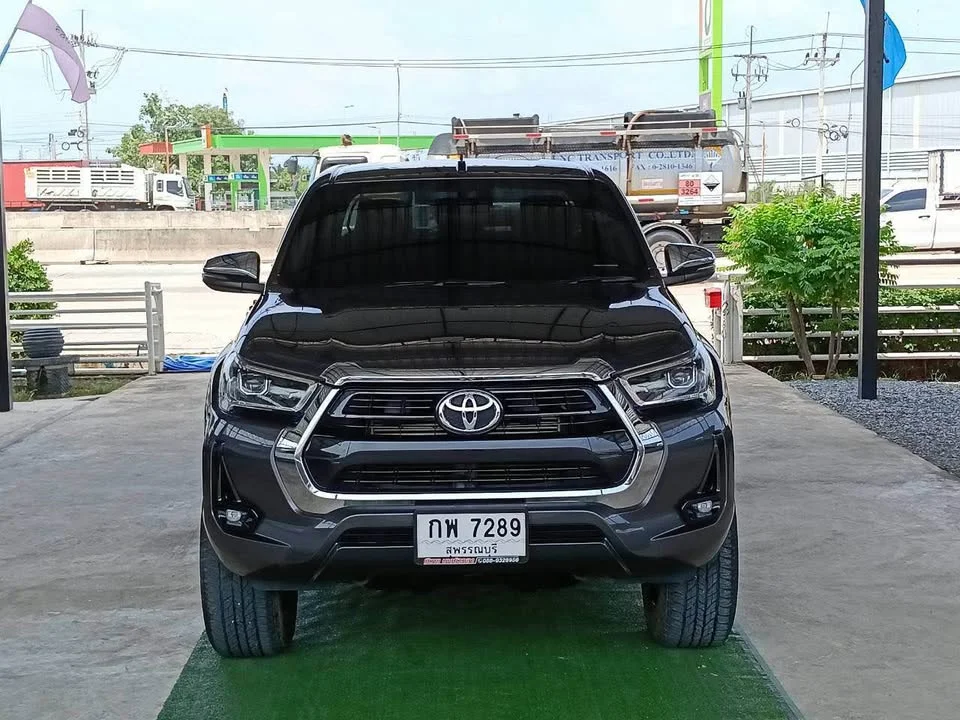 2021 Toyota Hilux VIII 2