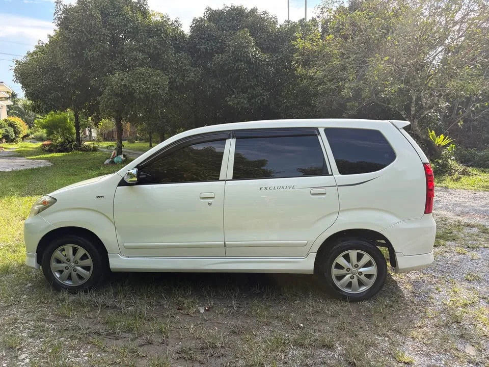 2010 Toyota Avanza I 3