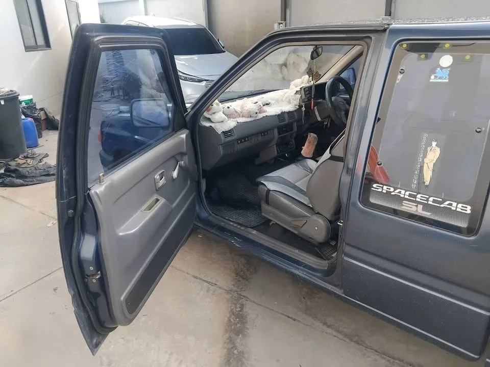 1994 Isuzu TFR III 2
