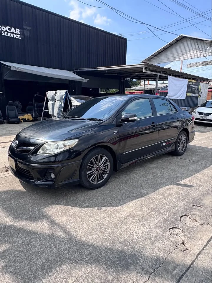 2013 Toyota Corolla Altis X (E140) 3