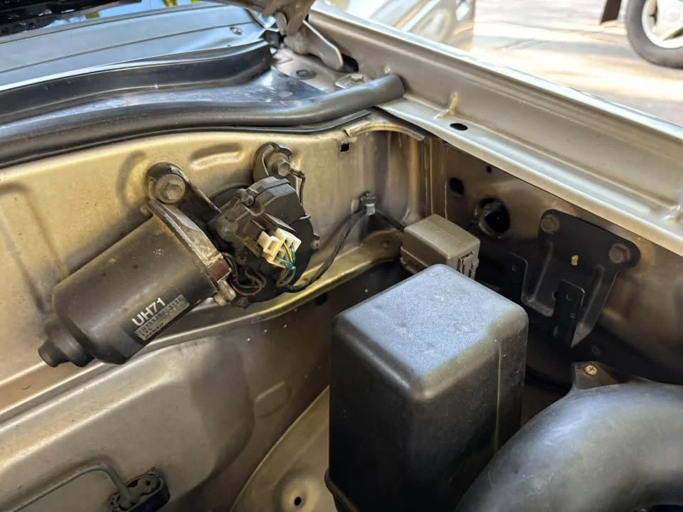 2004 Mazda 2500 Fighter V 2