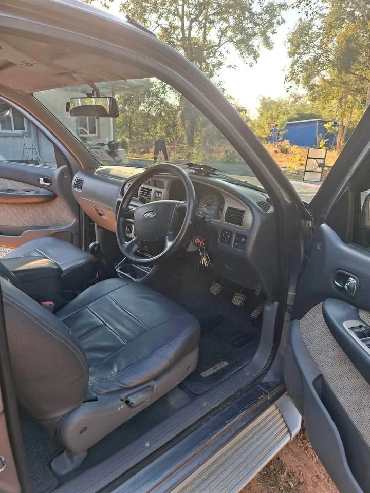 2004 Ford Everest I 2