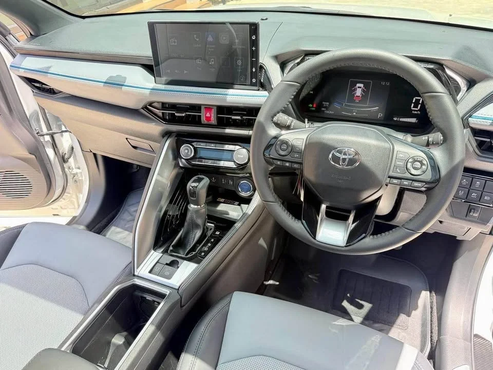 2025 Toyota Yaris Cross AC200 3