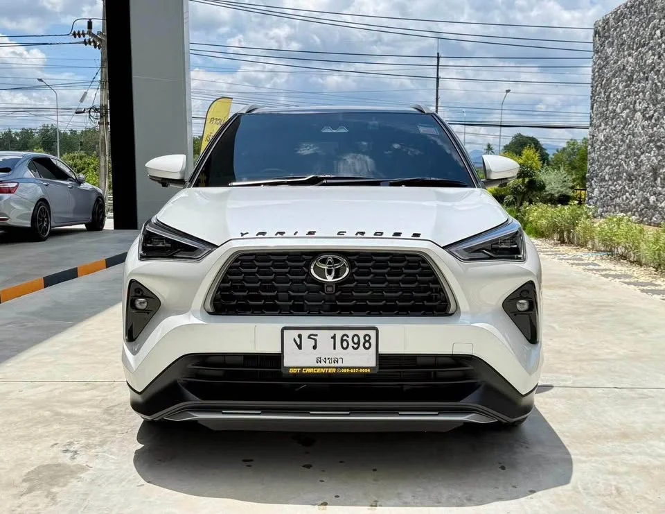 2025 Toyota Yaris Cross AC200 2