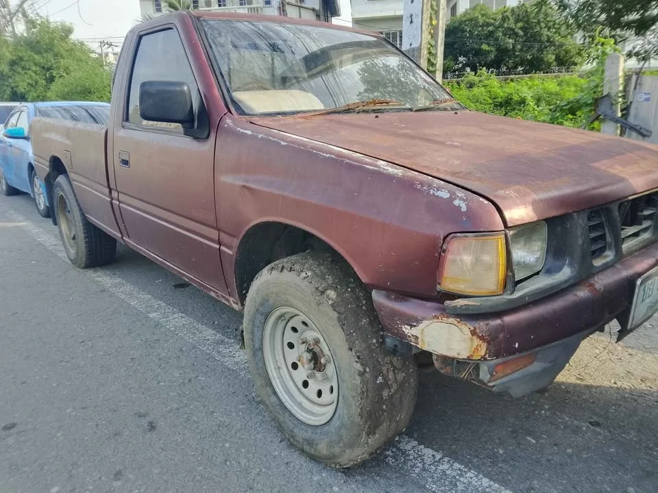 1994 Isuzu TFR III 3