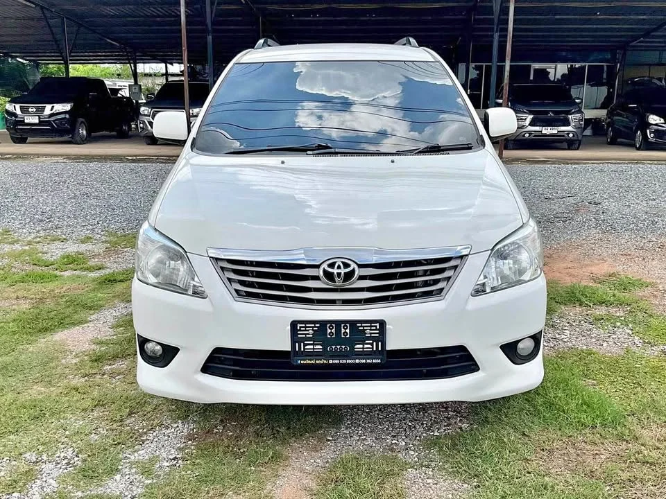 2011 Toyota Innova I 3