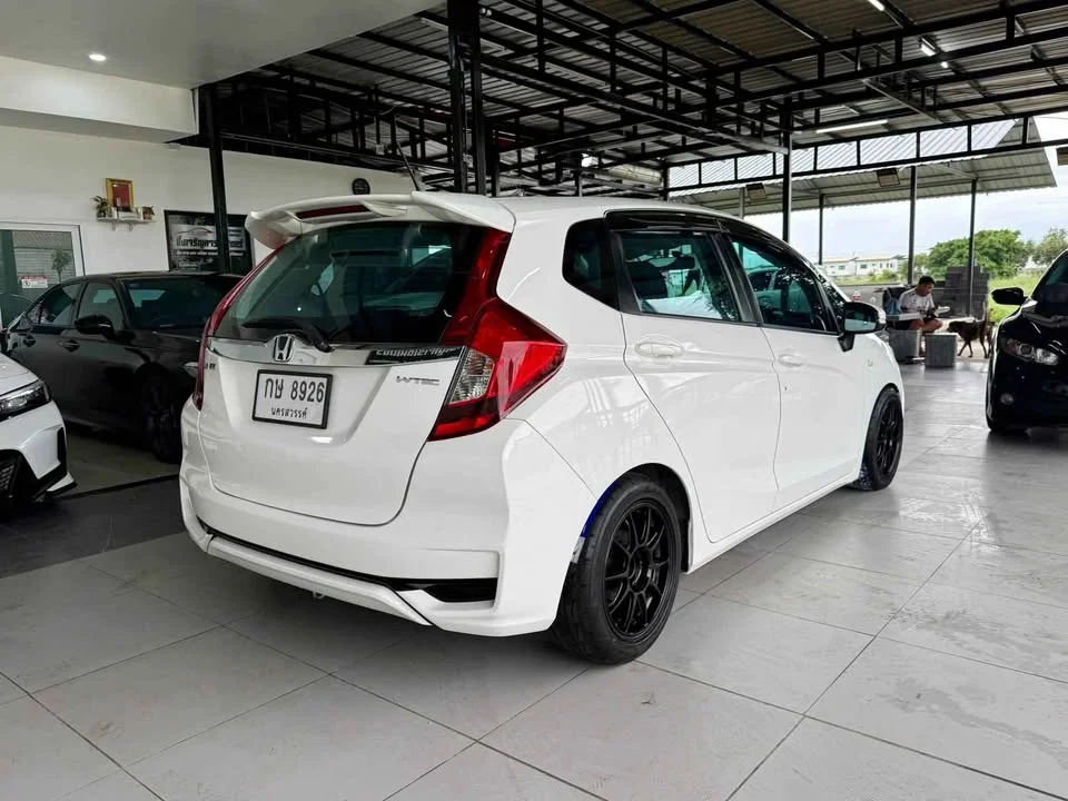 2020 Honda Jazz III 2