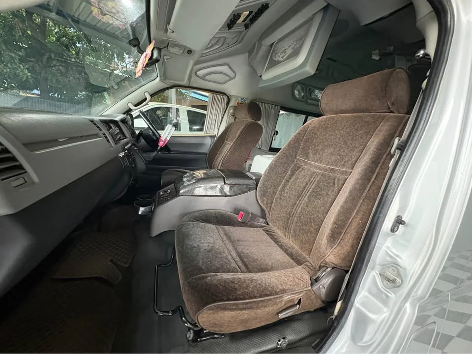 2009 Toyota Commuter V (H200) 2