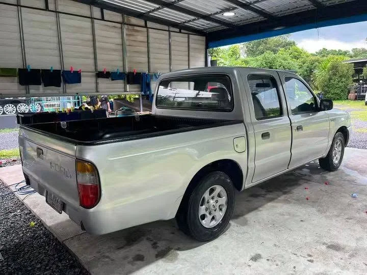 2000 Mazda 2500 Fighter V 3