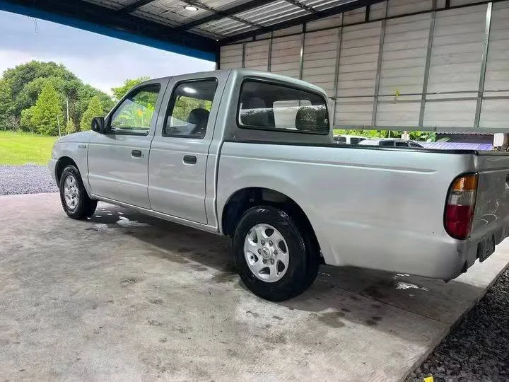 2000 Mazda 2500 Fighter V 2