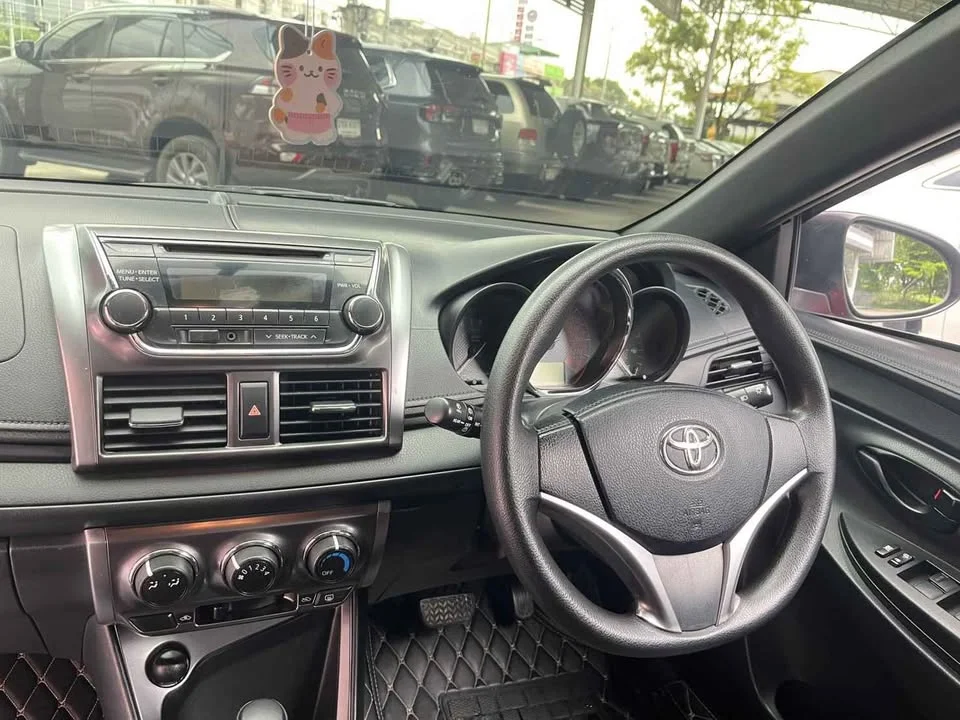 2015 Toyota Yaris III 2
