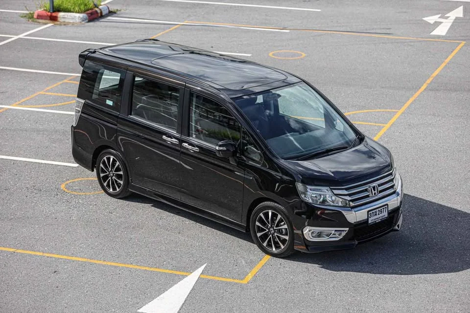 2014 Honda Stepwgn IV 2