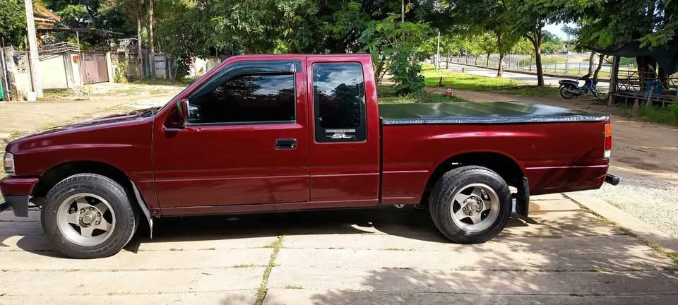 1996 Isuzu TFR III 3
