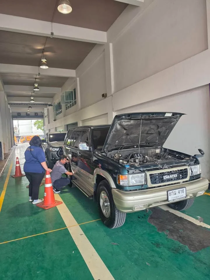 2000 Isuzu Trooper II 2