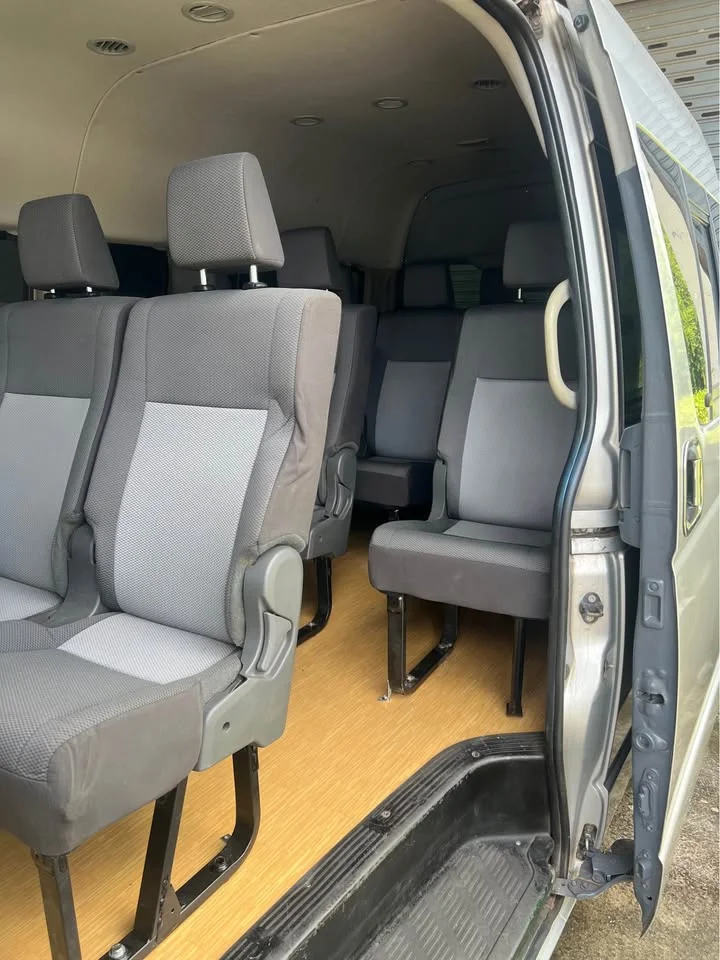 2009 Toyota Commuter V (H200) 2