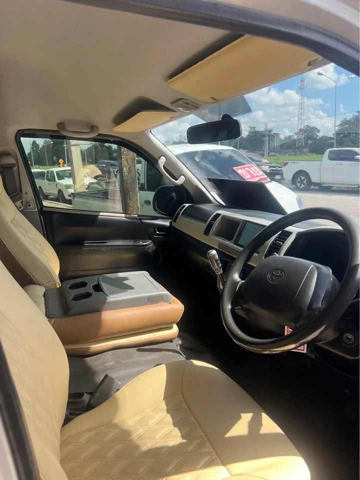 2009 Toyota Commuter V (H200) 3