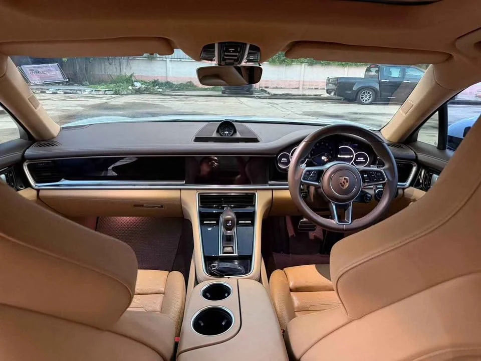 2017 Porsche Panamera II 3