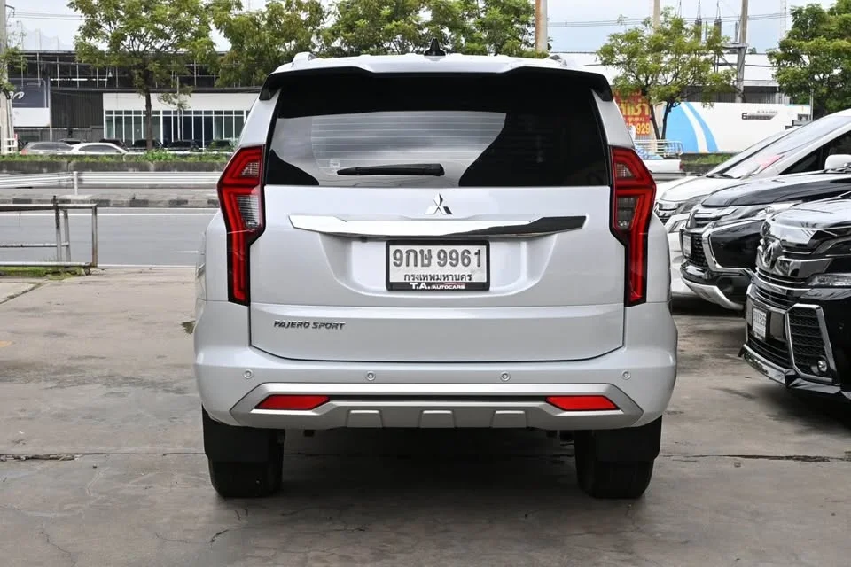 2020 Mitsubishi Pajero Sport III 2
