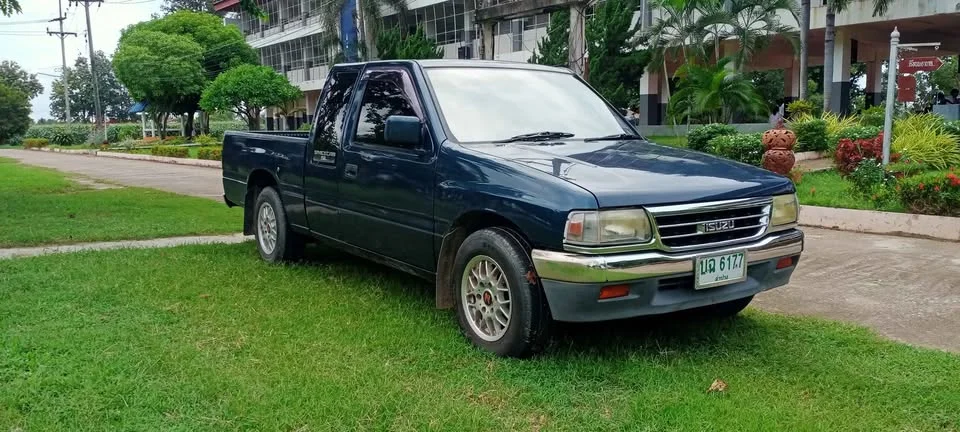 1996 Isuzu TFR III 3