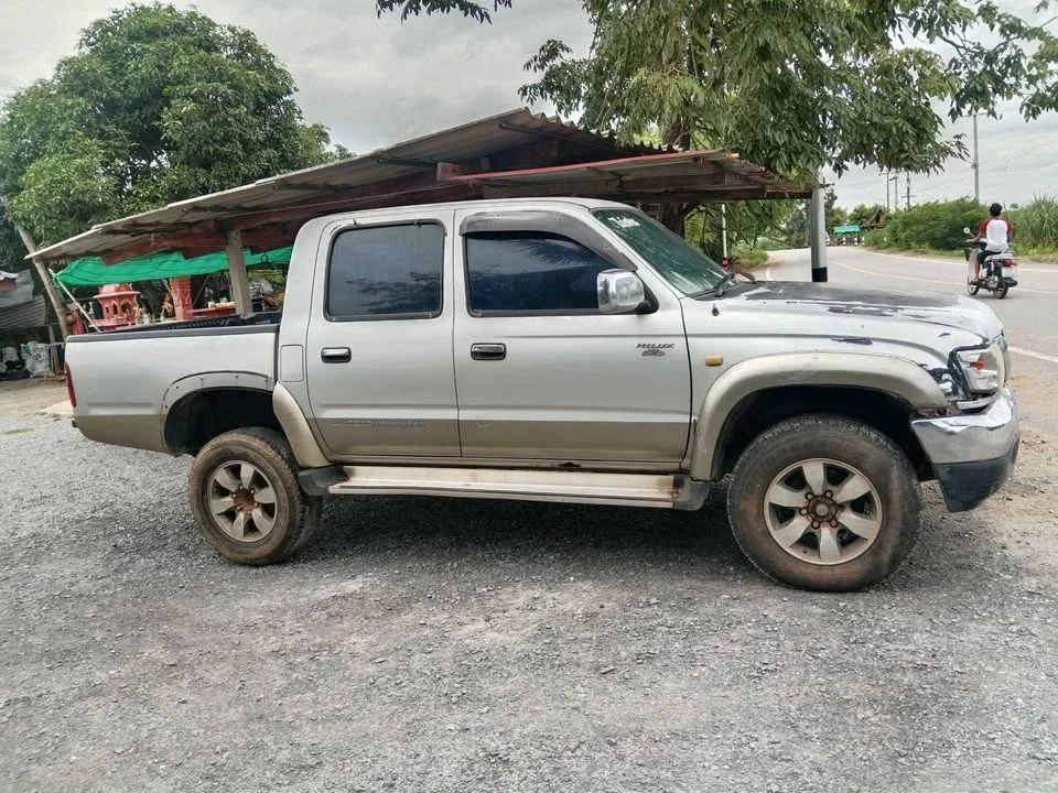 2002 Toyota Hilux Tiger VI 3