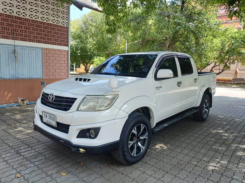 2013 Toyota Hilux VII 2