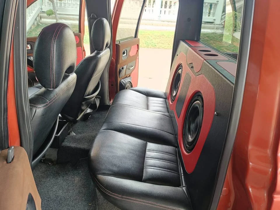 2005 Mazda 2500 Fighter V 2