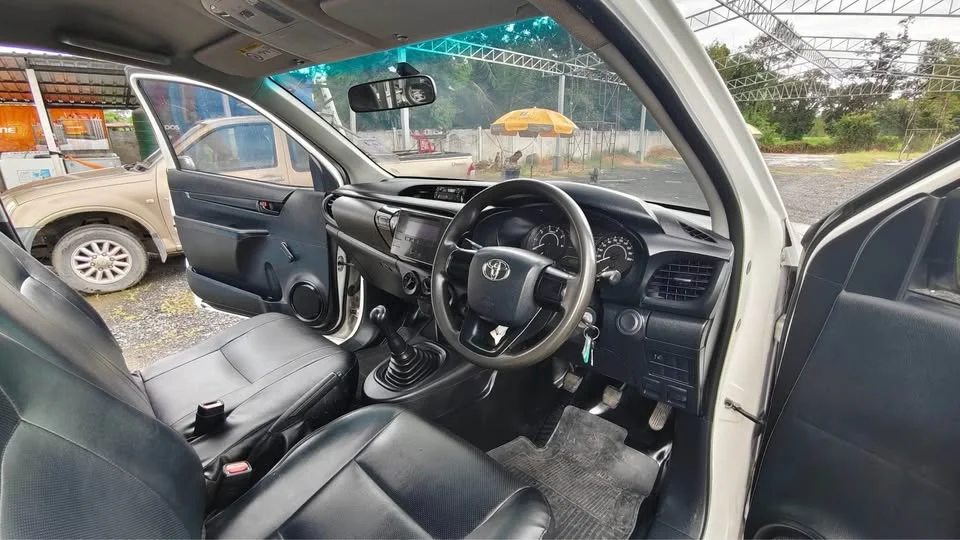 2015 Toyota Hilux VIII 3