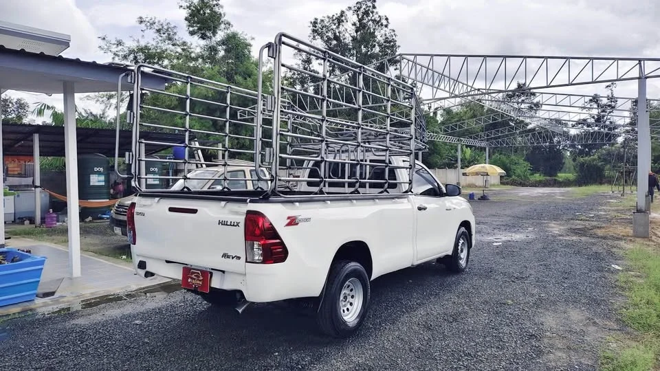 2015 Toyota Hilux VIII 2