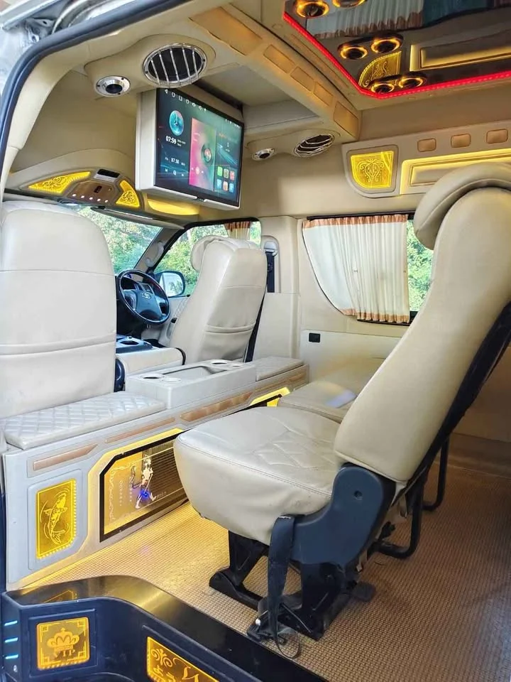 2011 Toyota Commuter V (H200) 3