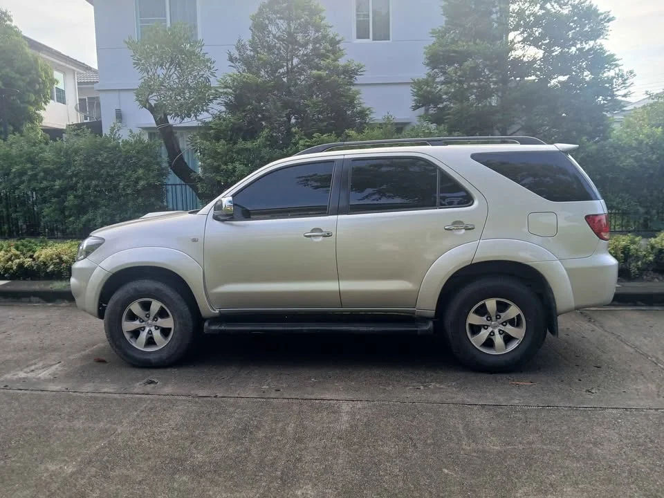 2005 Toyota Fortuner I 3