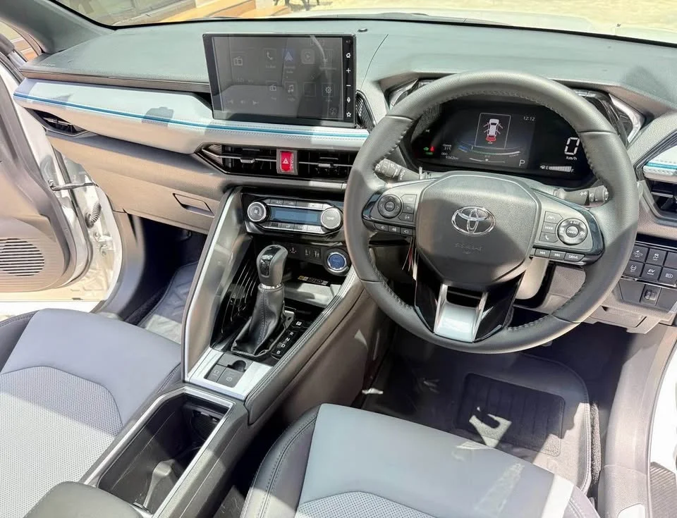 2025 Toyota Yaris Cross AC200 3
