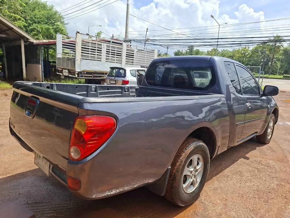 2556 Mitsubishi Triton IV 3