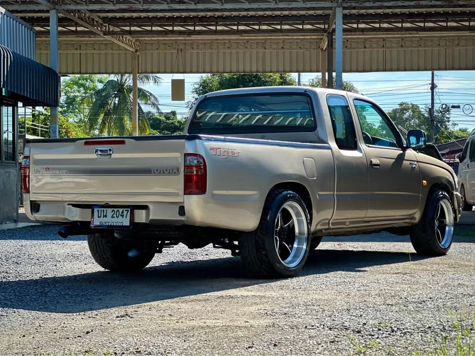 2003 Toyota Hilux Tiger VI 3