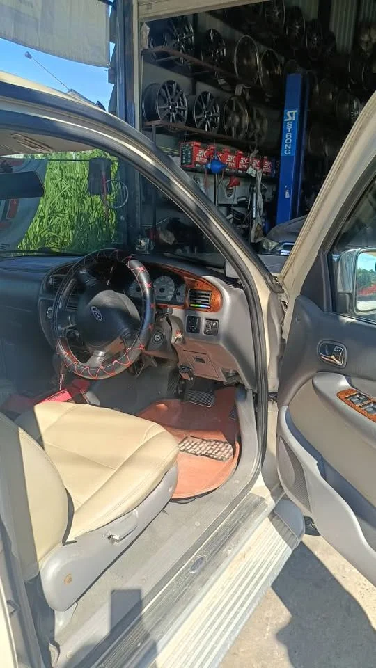 2004 Ford Everest I 2