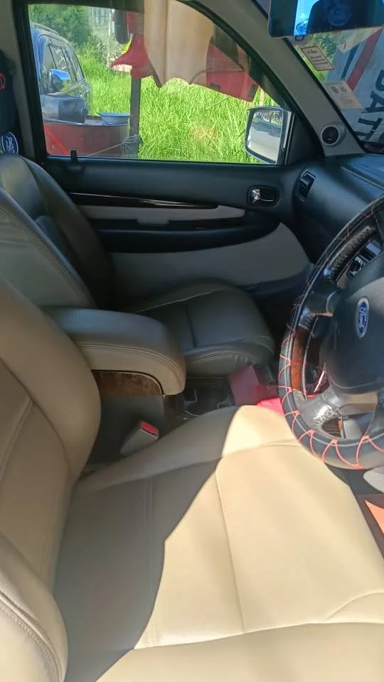 2004 Ford Everest I 3