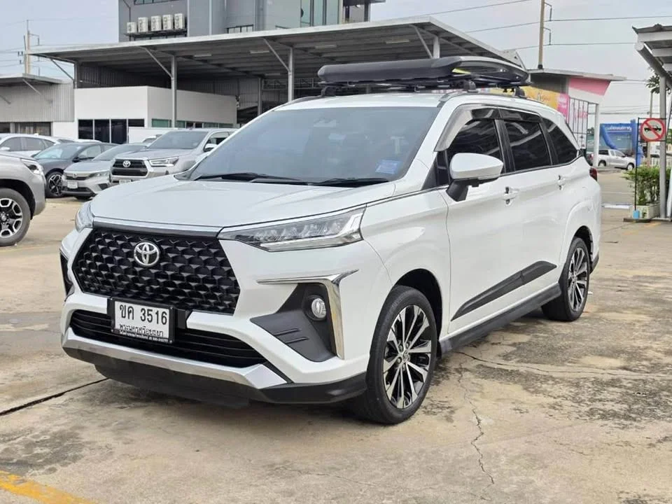 2023 Toyota Veloz III 2