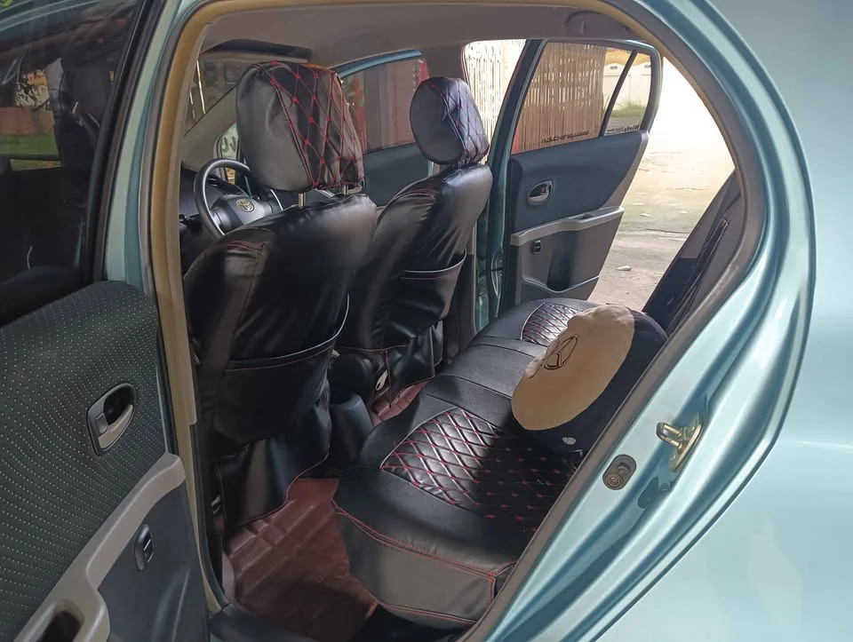 2006 Toyota Yaris II 2