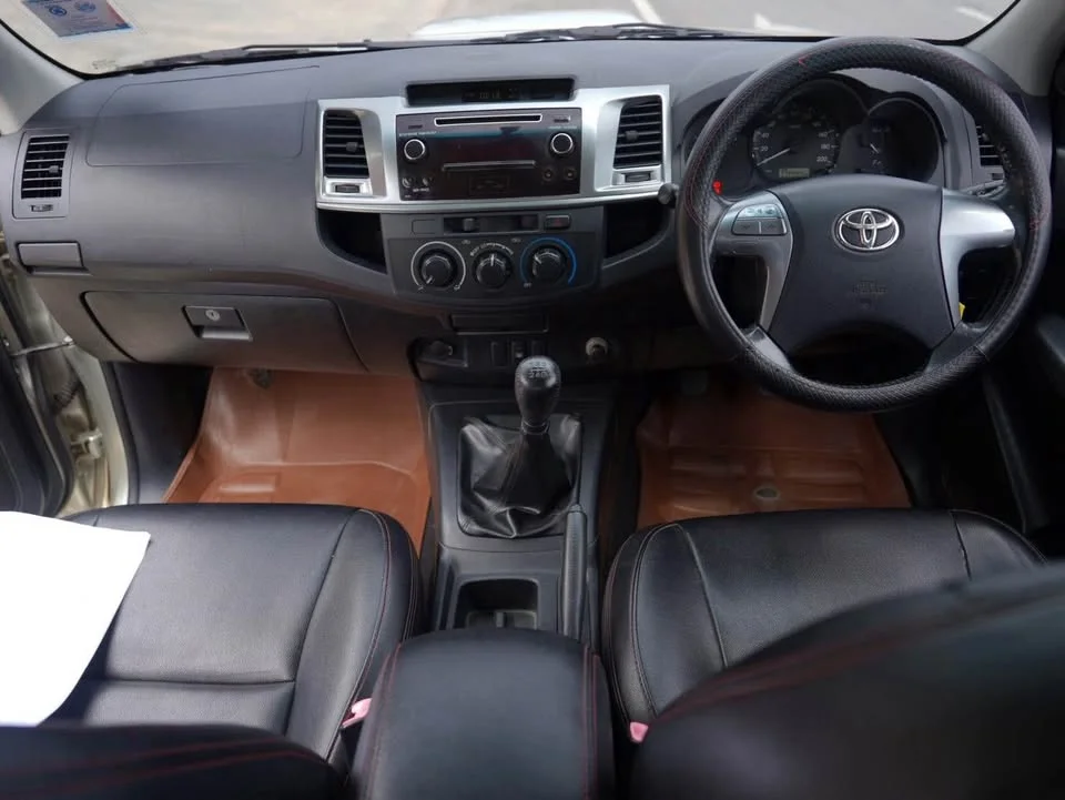 2013 Toyota Hilux VII 2