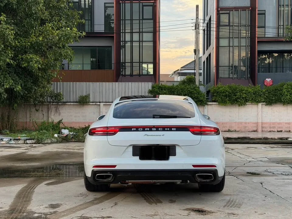 2017 Porsche Panamera II 3