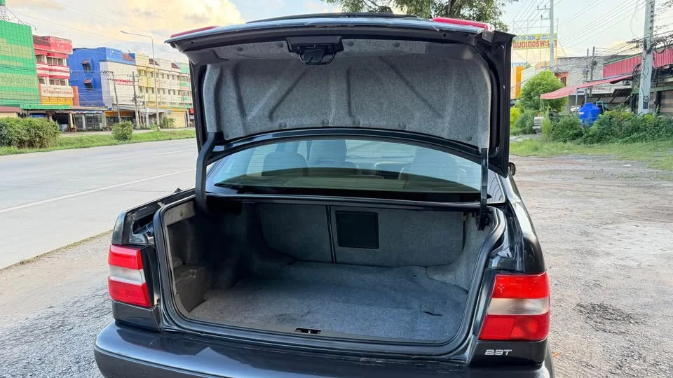 2001 Volvo S70 2