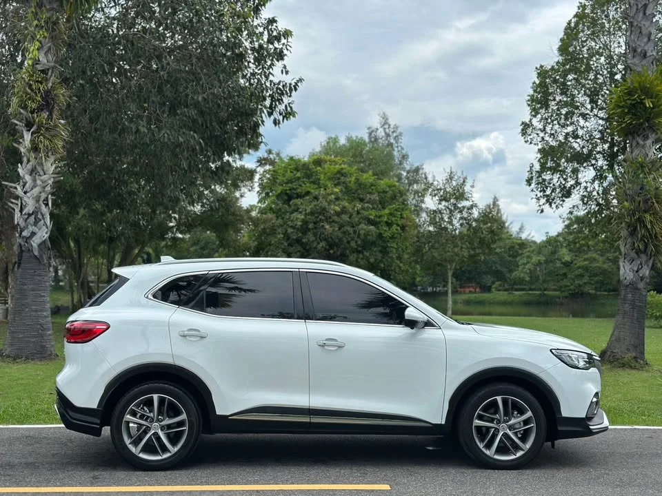 2020 MG HS 2