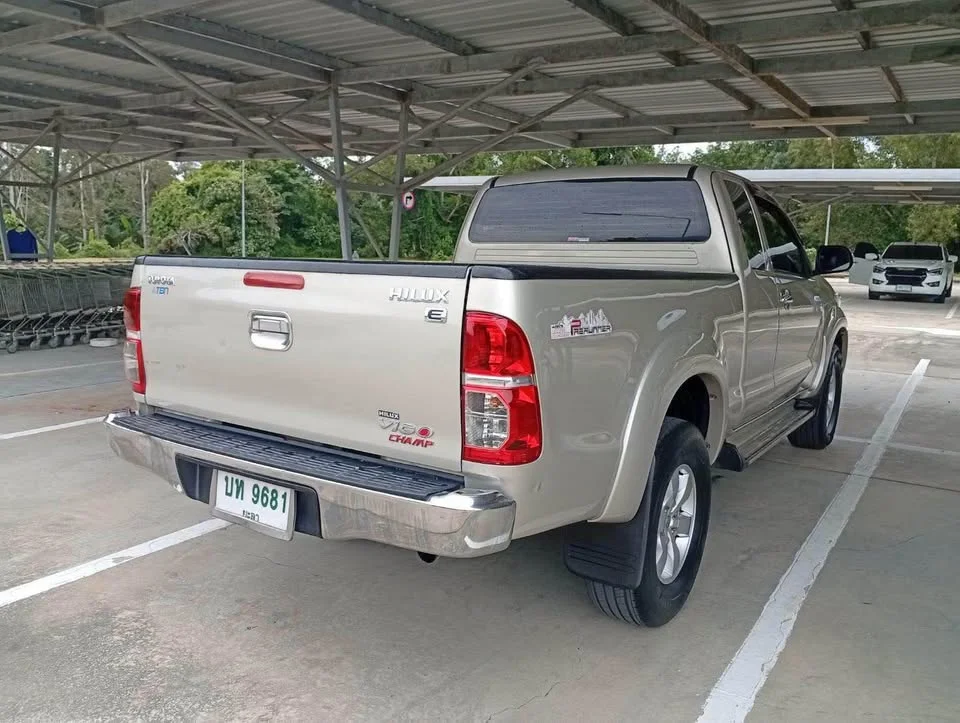 2013 Toyota Hilux VII 3